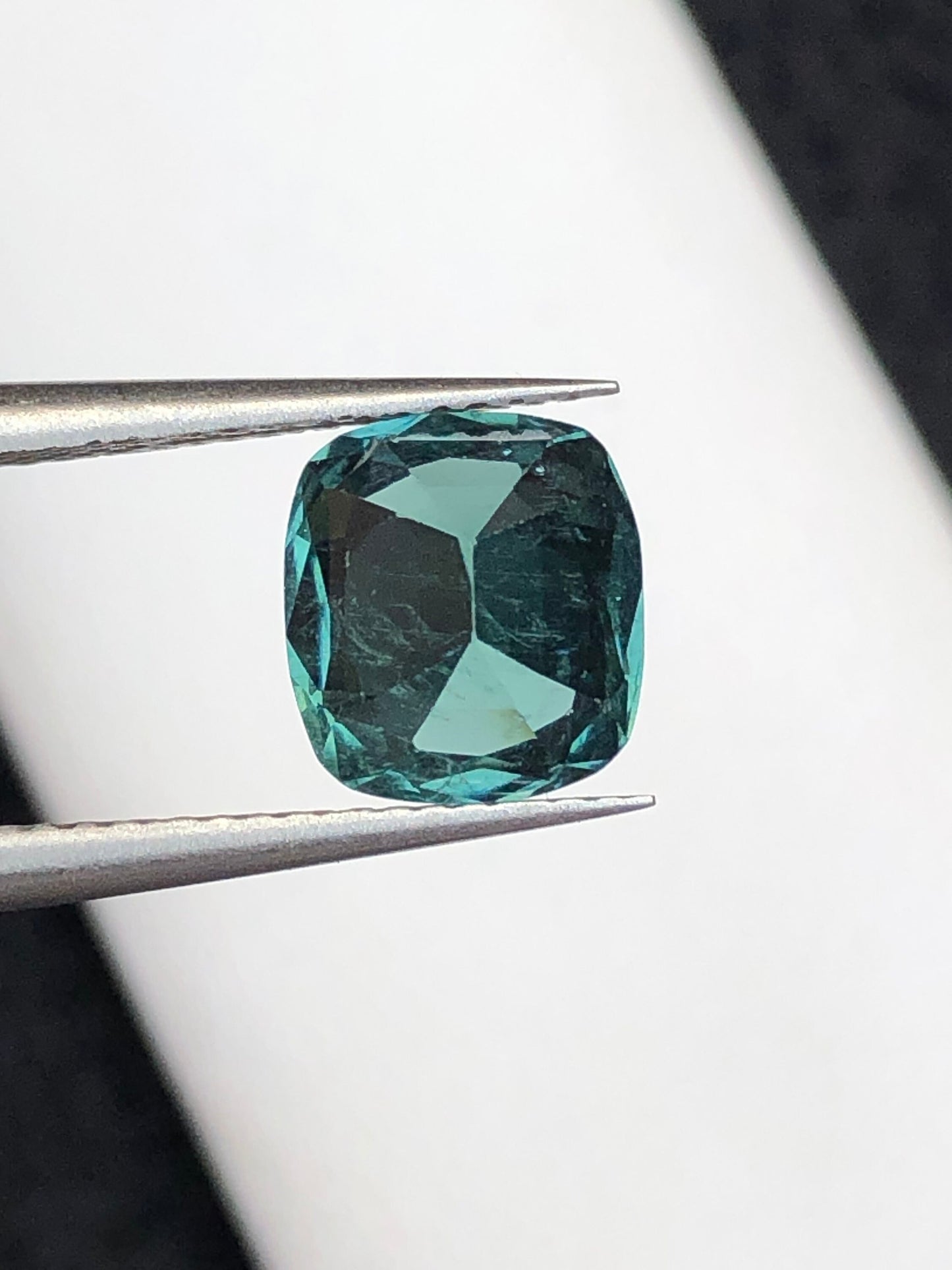 Blue tourmaline 2.60 carat origin Afghanistan