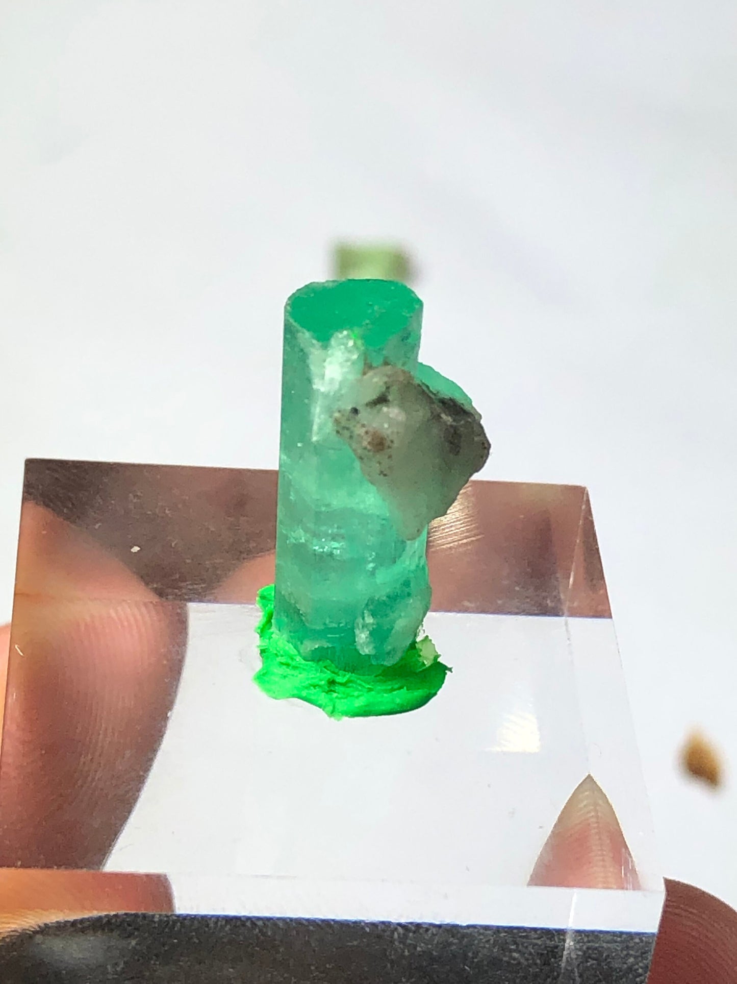 9.35 carat natural emerald crystal from panjsher kamar safeed mine